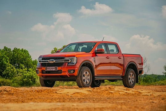 Giá xe Ford Ranger tháng 1/2026: Ưu đãi 100% lệ phí trước bạ cho vua bán tải