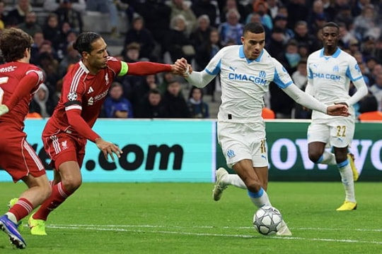 Liverpool đè bẹp Marseille 3-0: Dấu ấn Arne Slot và khoảnh khắc thiên tài của Szoboszlai