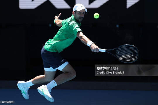 Novak Djokovic áp đảo Francesco Maestrelli, tiến thẳng vào vòng 3 Australian Open 2026