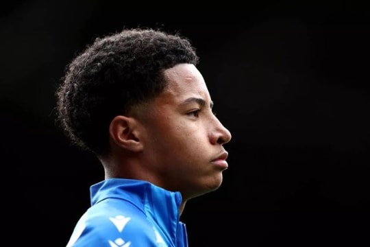 Man Utd quyết tâm nẫng tay trên Chelsea thương vụ thần đồng Yisa Alao