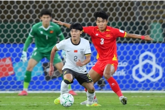 Trung vệ Lý Đức đối mặt án treo giò 6 trận từ AFC sau thẻ đỏ trước U23 Trung Quốc