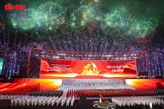 Chương trình nghệ thuật Dưới lá cờ vẻ vang của Đảng chào mừng Đại hội XIV tại Mỹ Đình