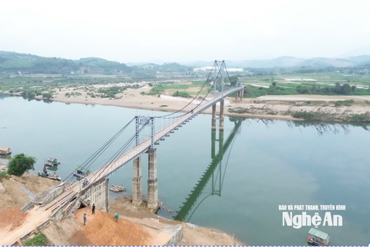 Gấp rút sửa chữa cầu treo Bãi Ổi (Con Cuông), bảo đảm an toàn giao thông cho nhân dân trước Tết Nguyên đán
