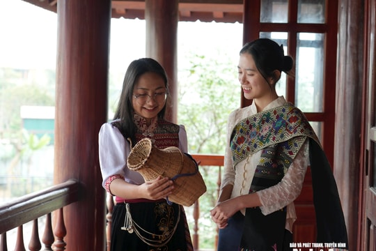 Vượt rào cản ngôn ngữ, nữ sinh Lào ghi dấu ấn tại cuộc thi Khoa học kỹ thuật Nghệ An