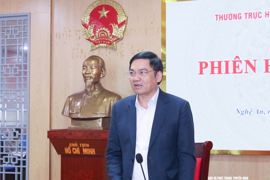 Đồng chí Hoàng Nghĩa Hiếu chỉ đạo tập trung đưa Nghị quyết Đại hội Đảng các cấp vào cuộc sống và chuẩn bị tốt công tác bầu cử
