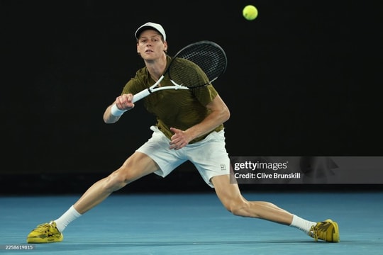 Jannik Sinner hạ gục Ben Shelton 3-0: Hẹn đấu Novak Djokovic tại bán kết Australian Open