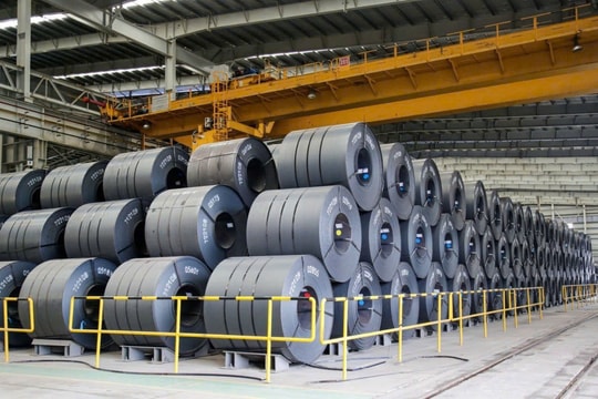 Giá thép hôm nay 29/1: Giá thế giới giảm xuống 3.049 nhân dân tệ, thị trường nội địa đi ngang