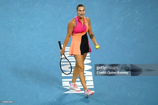 Aryna Sabalenka vào chung kết Australian Open sau 77 phút áp đảo Svitolina