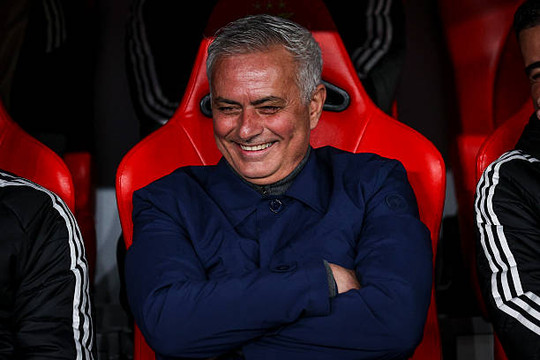 Mourinho quật ngã Real Madrid và sự thống trị của bóng đá Anh tại Champions League