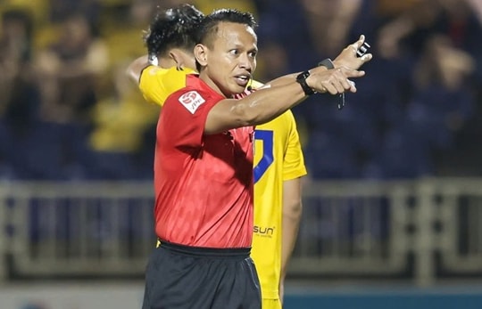 Trọng tài Malaysia điều khiển đại chiến CAHN vs Ninh Bình: Quyết định lịch sử tại V-League