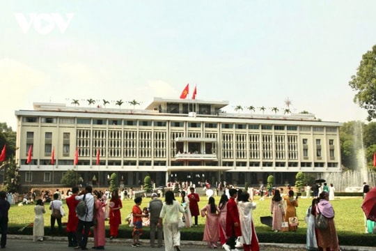 Dinh Độc Lập: Điểm hẹn văn hóa và lịch sử thu hút giới trẻ dịp Tết 2026