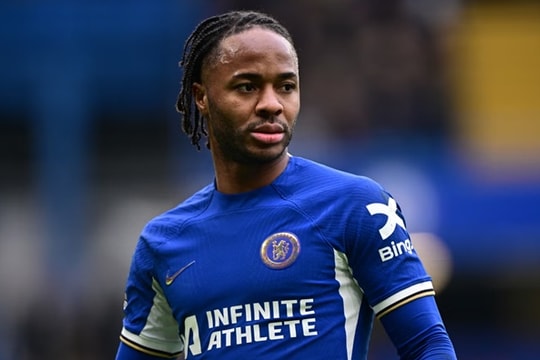 Raheem Sterling rời Chelsea: Nốt trầm của thương vụ 100 triệu bảng và sự hỗn loạn tại Stamford Bridge