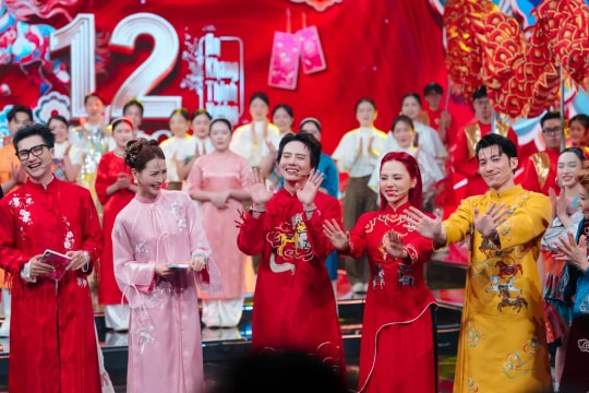 12 Con giáp 2026: Hội ngộ dàn nghệ sĩ nổi tiếng trong chương trình Sắc Việt