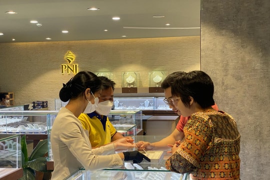 Giá vàng hôm nay 1/2/2026: Chốt tháng 1 giá vàng SJC tăng hơn 19 triệu, vàng thế giới tăng hơn 500 USD
