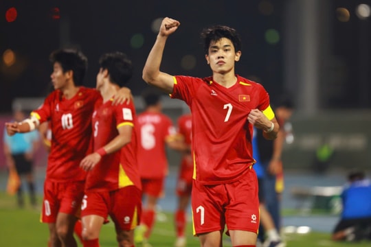 Đình Bắc cần xuất ngoại, nhưng bao giờ và như thế nào?; Phản ứng của AFC khi Malaysia chính thức bị loại