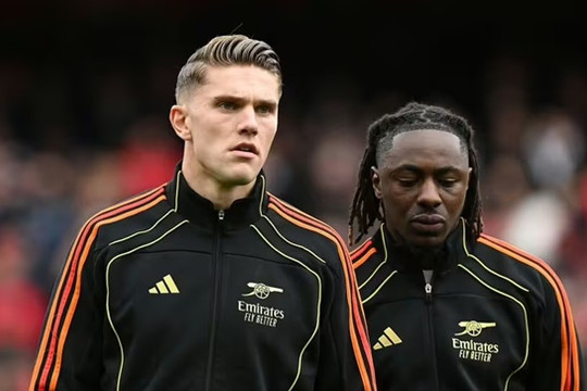 Arsenal và 3 thay đổi then chốt để vô địch: Đã đến lúc gạch tên Gyokeres?