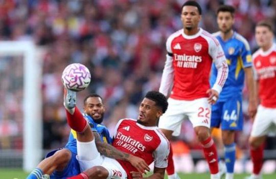 Cạm bẫy Elland Road: Arsenal đối mặt bài toán bóng chết trước Leeds United thực dụng