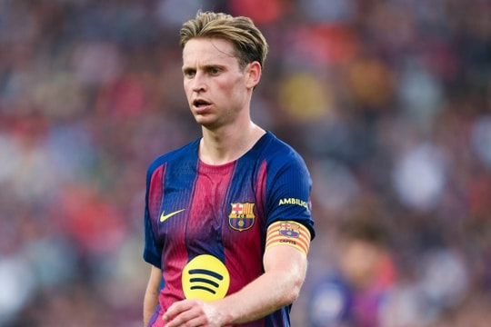 Frenkie de Jong tái xuất: Lời giải cho bài toán kiểm soát của Barcelona trước Elche