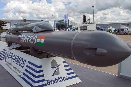 Nga và Ấn Độ nâng cấp tên lửa BrahMos, phát triển vũ khí siêu vượt âm mới