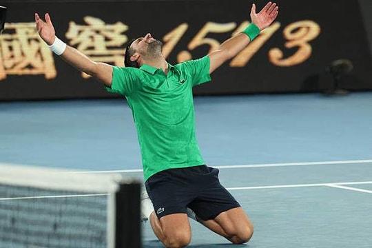 Novak Djokovic vs Carlos Alcaraz: Đẳng cấp vua Australian Open và tham vọng Grand Slam thứ 25
