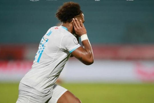 Thanh Hóa chạm trán Nam Định tại vòng 12 V-League: Xuân Son đe dọa hàng thủ chủ nhà
