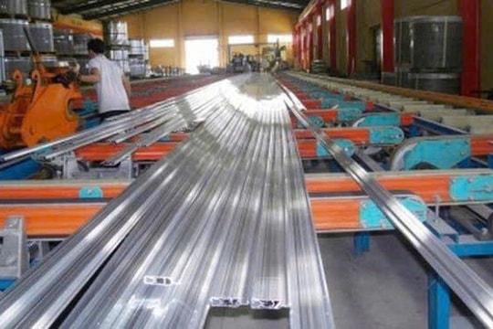 Giá thép hôm nay 1/2: Sàn quốc tế quay đầu giảm, thị trường trong nước đi ngang sát kỳ nghỉ Tết