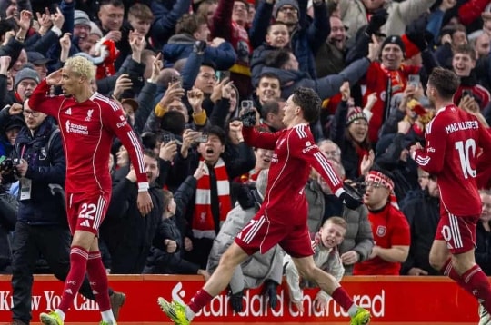 Liverpool vùi dập Newcastle 4-1: Hugo Ekitike lập cú đúp, Salah xác lập kỷ lục lịch sử