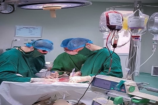Bệnh viện Hữu nghị Đa khoa Nghệ An cứu sống bệnh nhân vỡ gan, chảy máu tối cấp ổ bụng