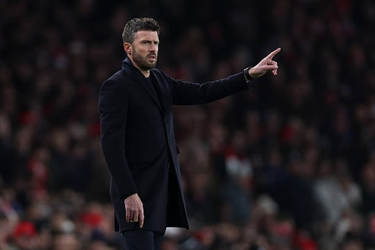Michael Carrick và bản lĩnh hồi sinh MU: Khi 'dòng máu Quỷ đỏ' chiến thắng những lý thuyết xa lạ