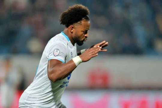 Xuân Son đua Vua phá lưới Cúp C1 Đông Nam Á; Hạ đẹp Newcastle, Man City vào chung kết League Cup 2025/2026