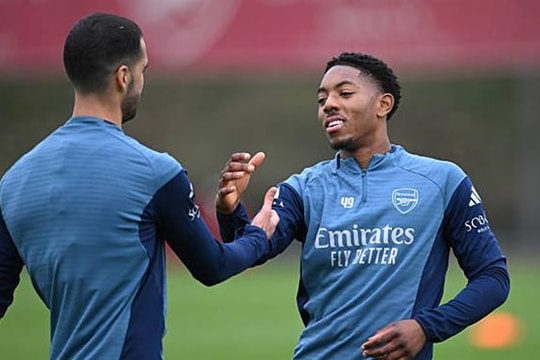 Arsenal và bài toán thay thế Mikel Merino: Canh bạc mạo hiểm mang tên Myles Lewis-Skelly