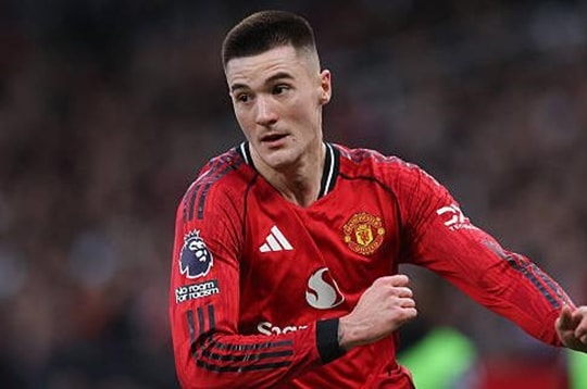 Benjamin Sesko và Liam Delap: Khi vồ hụt mục tiêu lại là vận may của Manchester United