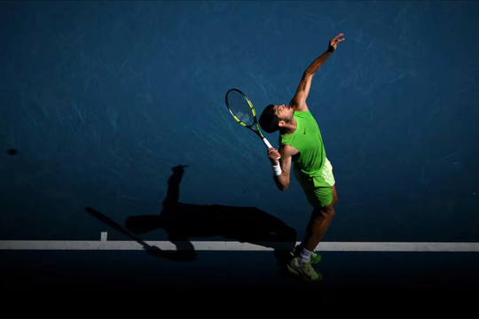 Carlos Alcaraz hoàn tất Career Grand Slam: Thiên tài đa nhiệm và sự khiêm nhường trước Big 3