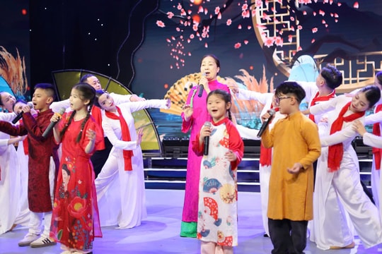 Tối nay (7/2), nhiều nghệ sĩ nổi tiếng hội ngộ trong Chương trình "Xuân qua miền ví, giặm"