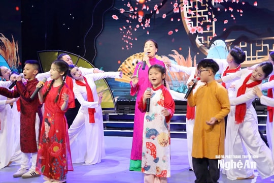 Chương trình "Xuân qua miền ví, giặm"