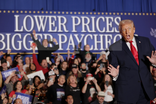 Tổng thống Trump 20 lần tuyên bố thắng lạm phát dù bão giá vẫn bủa vây