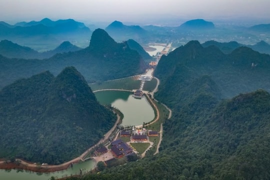 Ninh Bình: Khám phá Thung Ui - 'Phượng Hoàng cổ trấn' mới lạ gần chùa Bái Đính