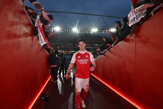 Declan Rice và màn trình diễn siêu hạng: Thủ lĩnh không băng đội trưởng tại Arsenal