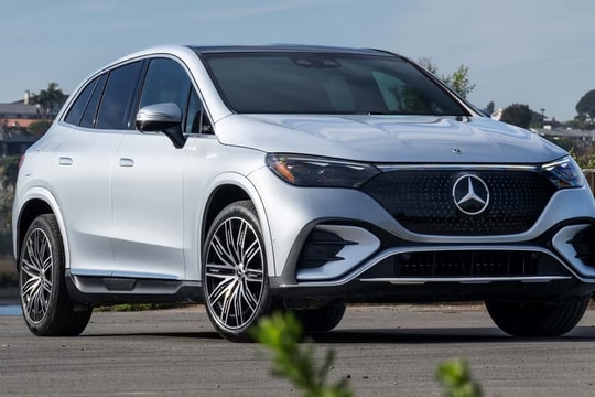 Mercedes-AMG thử nghiệm SUV điện flagship: Công suất 1.341 mã lực và sạc nhanh 330 kW