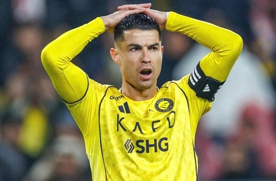 Ronaldo đòi rời Saudi Arabia, MU đàm phán chiêu mộ Manuel Locatelli