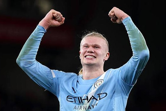 Haaland chạm bóng 22 lần vẫn giúp Man City ngược dòng hạ Liverpool 2-1 tại Anfield