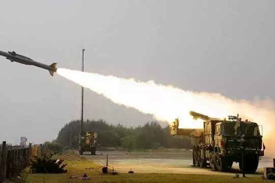 Armenia trang bị tổ hợp phòng không Akash và pháo phản lực Pinaka từ Ấn Độ