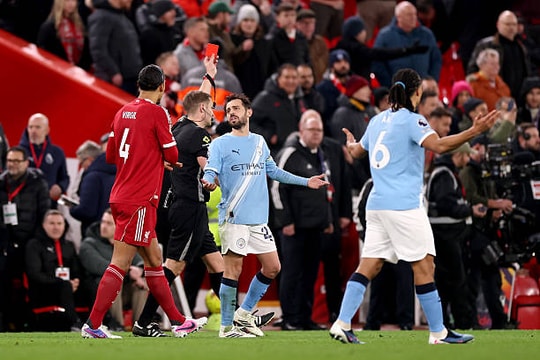 Liverpool trả giá đắt vì khủng hoảng hậu vệ phải: Sai lầm từ kỳ chuyển nhượng mùa đông
