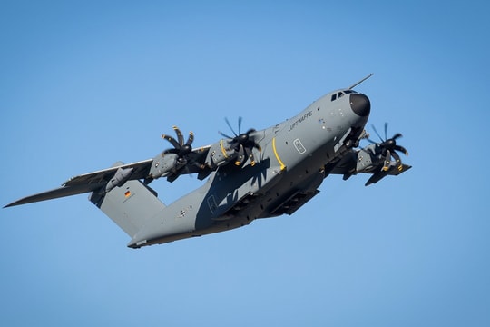 Airbus lên kế hoạch biến vận tải cơ A400M thành mẫu hạm phóng UAV vào năm 2029