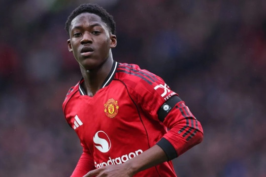 Kobbie Mainoo tỏa sáng rực rỡ dưới thời Carrick: Lời khẳng định đanh thép gửi Thomas Tuchel
