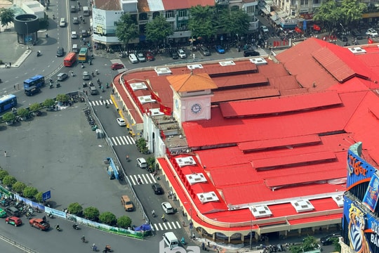 TP.HCM: Chợ Bến Thành và Thương xá Tax thay diện mạo mới đón Tết Bính Ngọ 2026