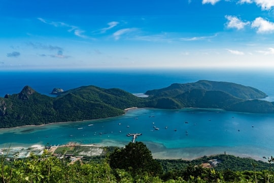 7 trải nghiệm Tết độc đáo khắp Việt Nam: Từ lễ canh thức Côn Đảo đến làng đá Cao Bằng