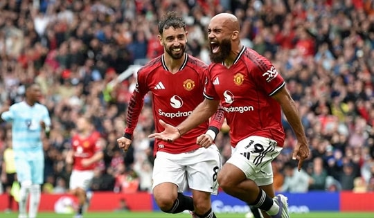 Carrick hồi sinh Manchester United bằng cặp bài trùng đáng sợ nhất Ngoại hạng Anh