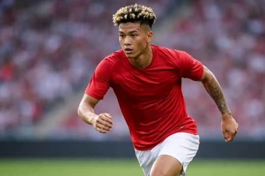 Chân dung cầu thủ gốc Việt Rahni Moreau Nguyễn về nước thử việc; Lý do MU từ chối chiêu mộ Cristiano Ronaldo