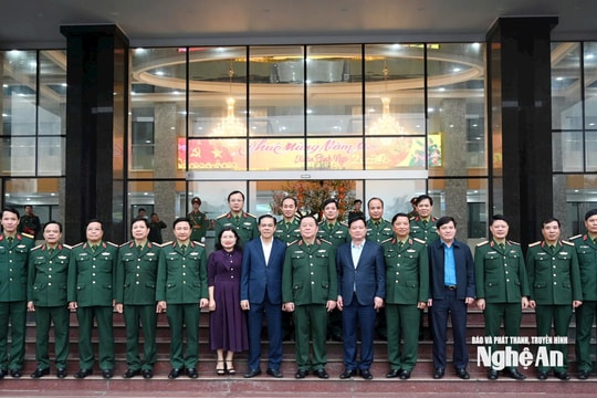 Đại tướng Nguyễn Trọng Nghĩa thăm, chúc Tết Bộ Tư lệnh Quân khu 4, tỉnh Nghệ An và Hà Tĩnh